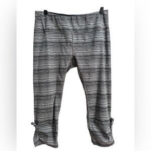 Brooks EQUILIBRIUM TECHNOLOGY Women’s Capri Gray Leggings Size Large High Waist